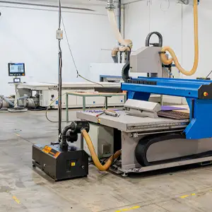 Machines industrielles pour la fabrication de mousses sur mesure dans l’usine Weepackup