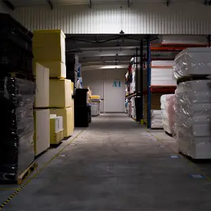 Stock de mousse industrielle pour emballages sur mesure Weepackup, spécialiste packaging